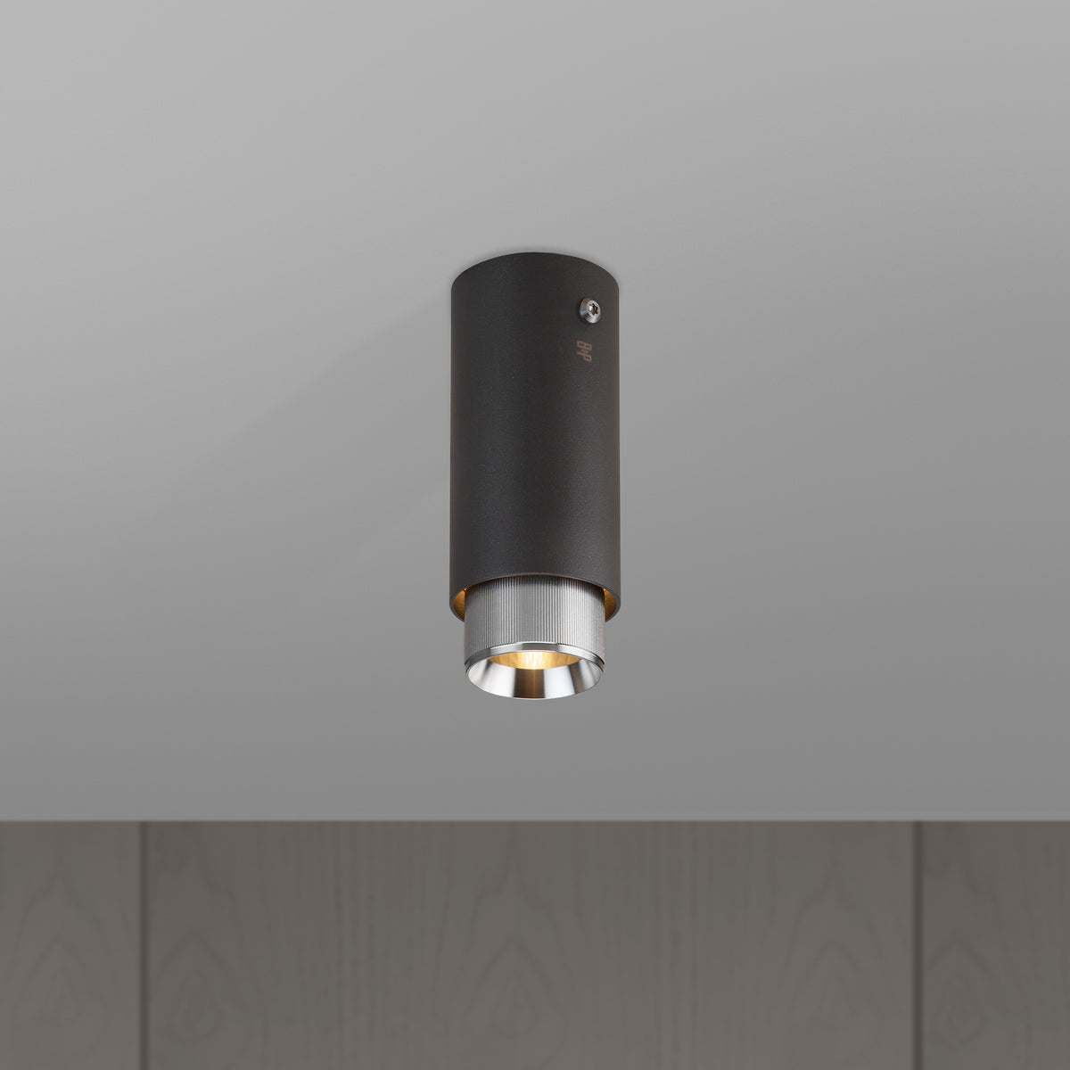 EXHAUST SURFACE / LINEAR / GRAPHITE / STEEL - BUSTER + PUNCH®