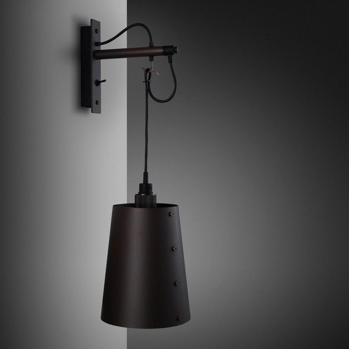 BUSTER + PUNCH® - HOOKED WALL / LARGE- Graphite base / Smoked Bronze