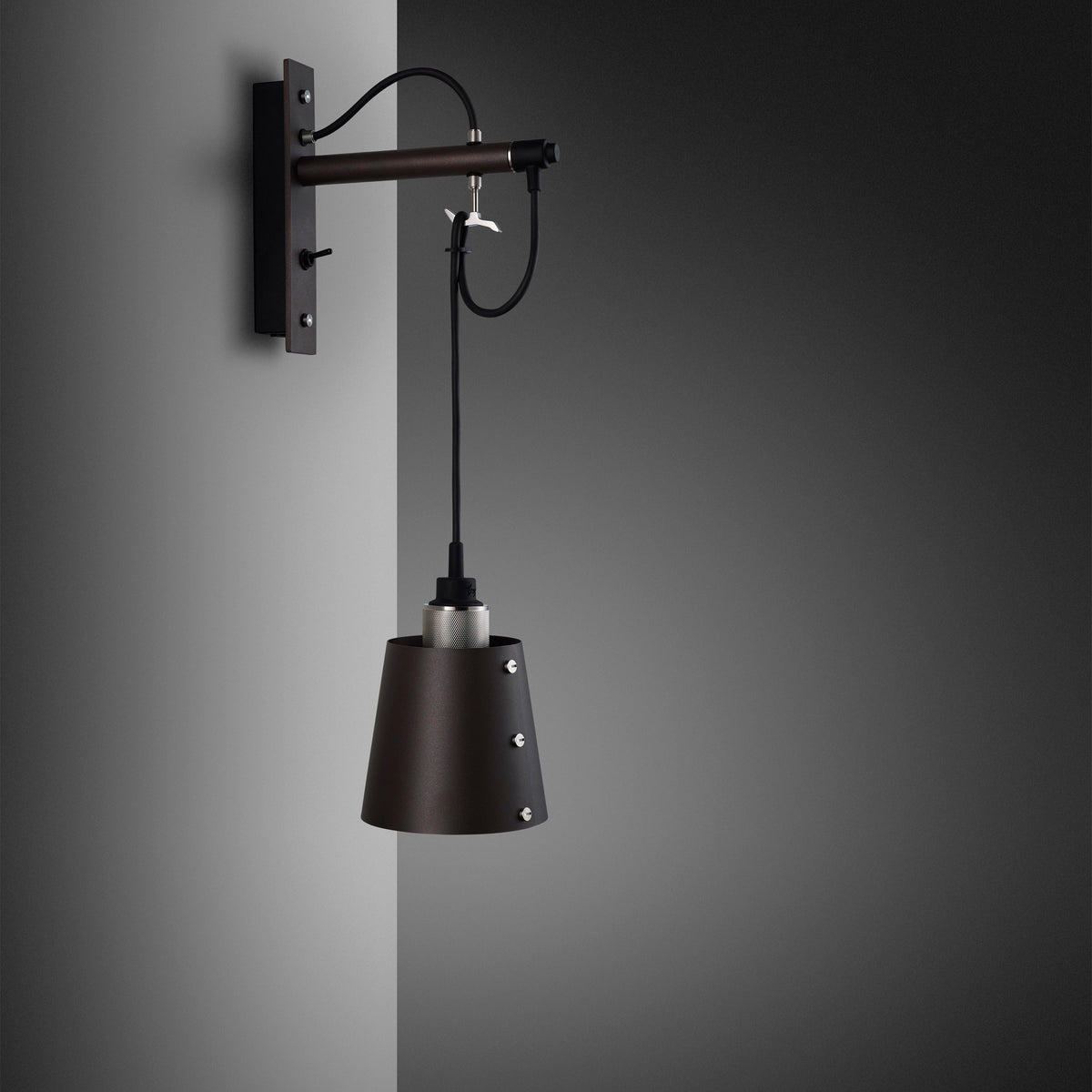 BUSTER + PUNCH® - HOOKED WALL / SMALL - Graphite base / Steel