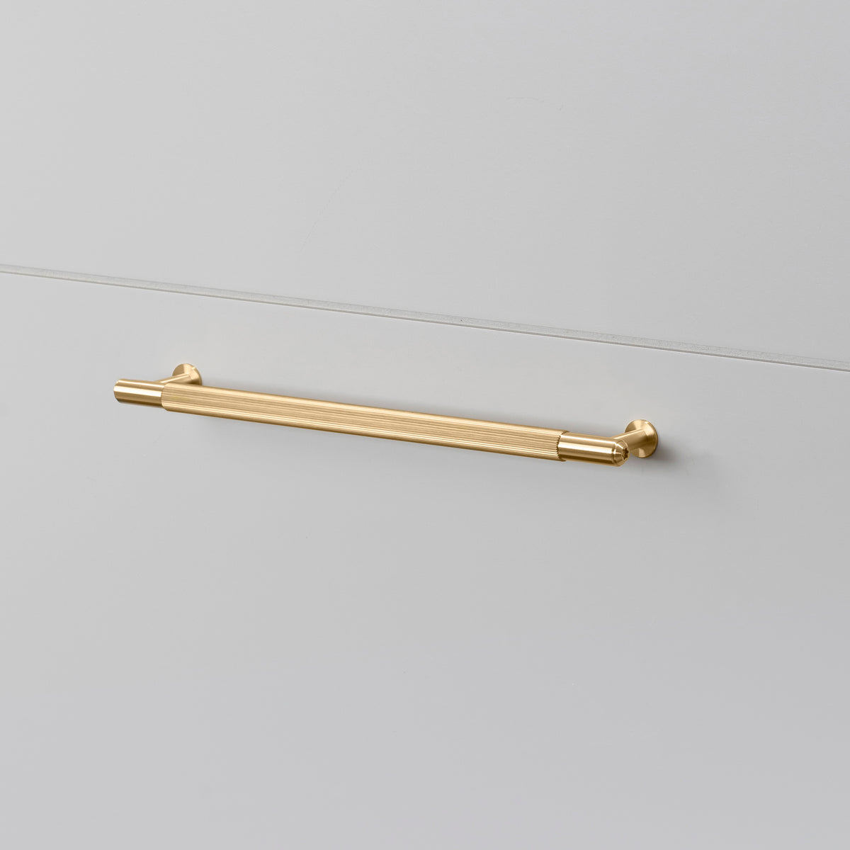 BUSTER + PUNCH® - PULL BAR / LINEAR MEDIUM - BRASS - bilde 2