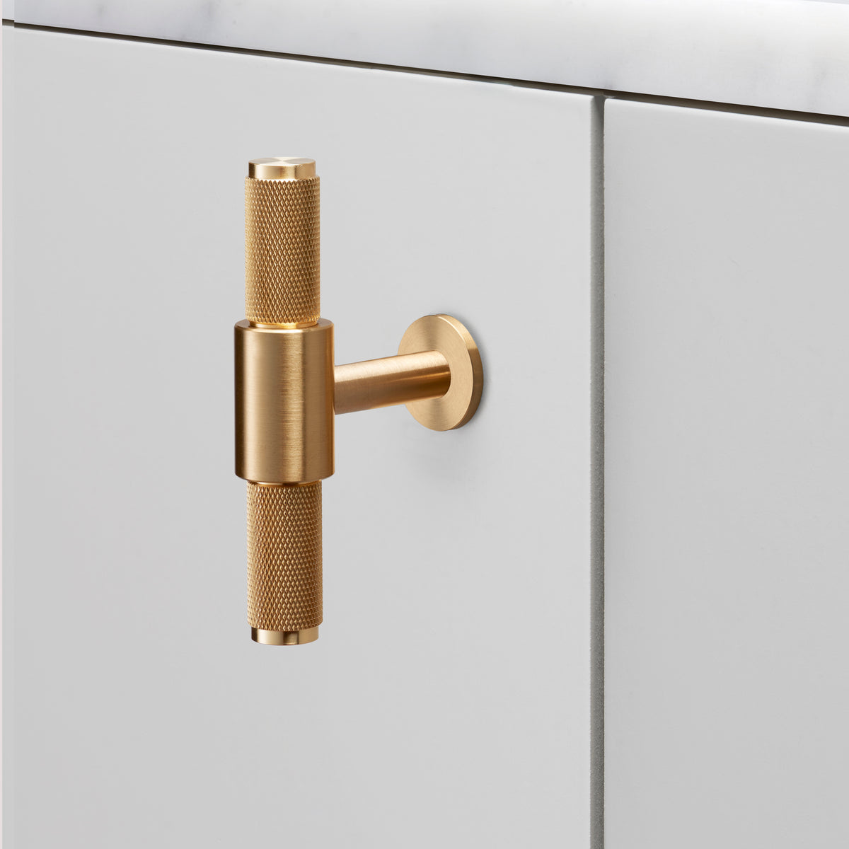 BUSTER + PUNCH® - T-BAR / CROSS / 94mm - BRASS