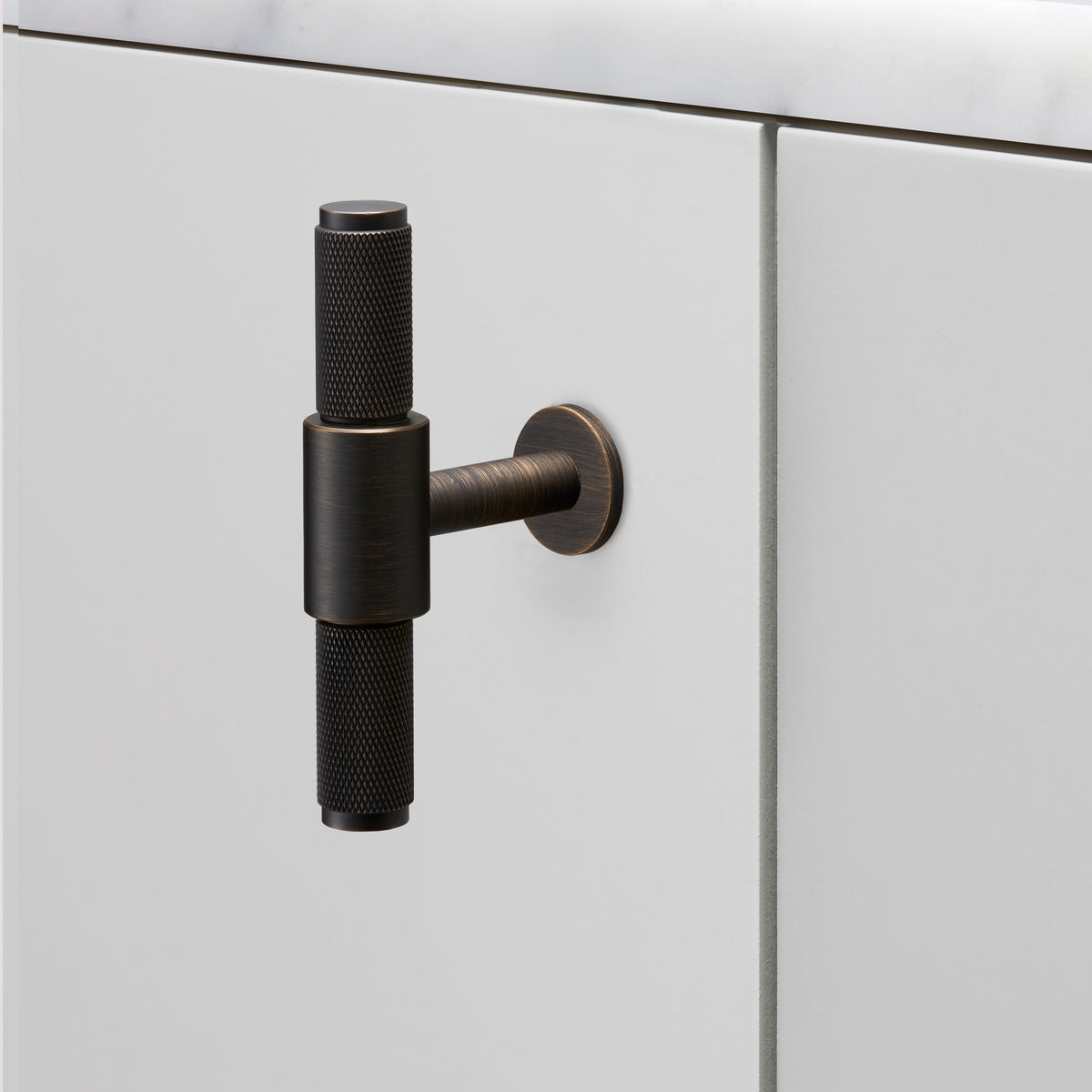 BUSTER + PUNCH® - T-BAR / CROSS / 94mm - Smoked Bronze