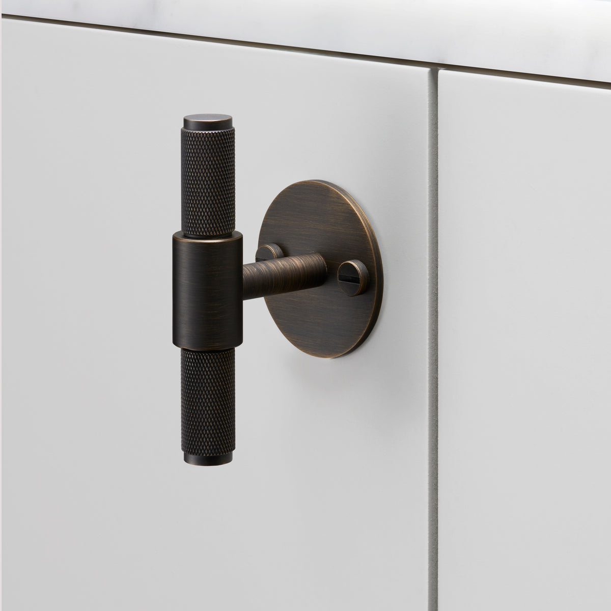 BUSTER + PUNCH® - T-BAR / Plate / CROSS / 94mm - Smoked Bronze