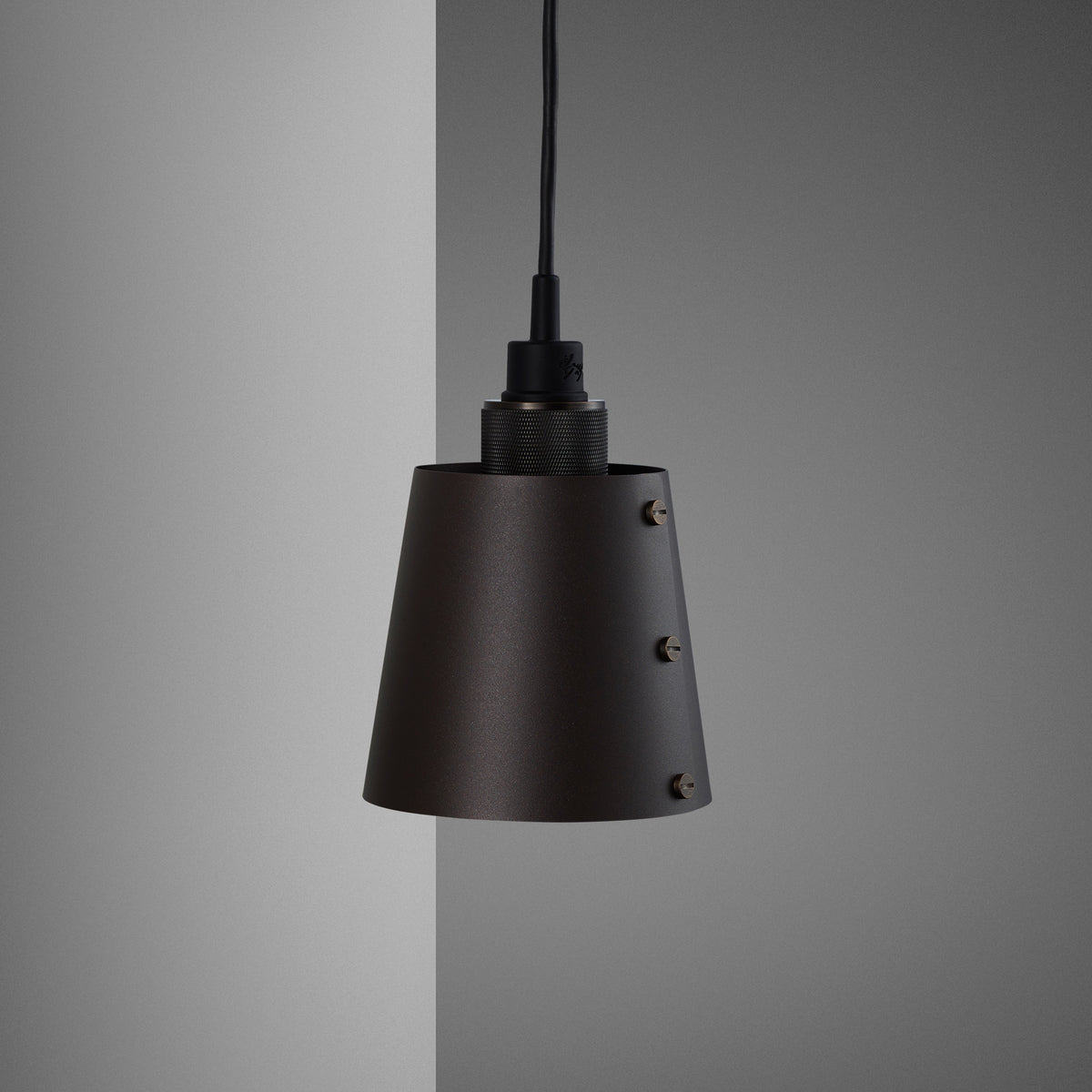 BUSTER + PUNCH® - HOOKED WALL / SMALL - Graphite base / Smoked Bronze - bilde 3