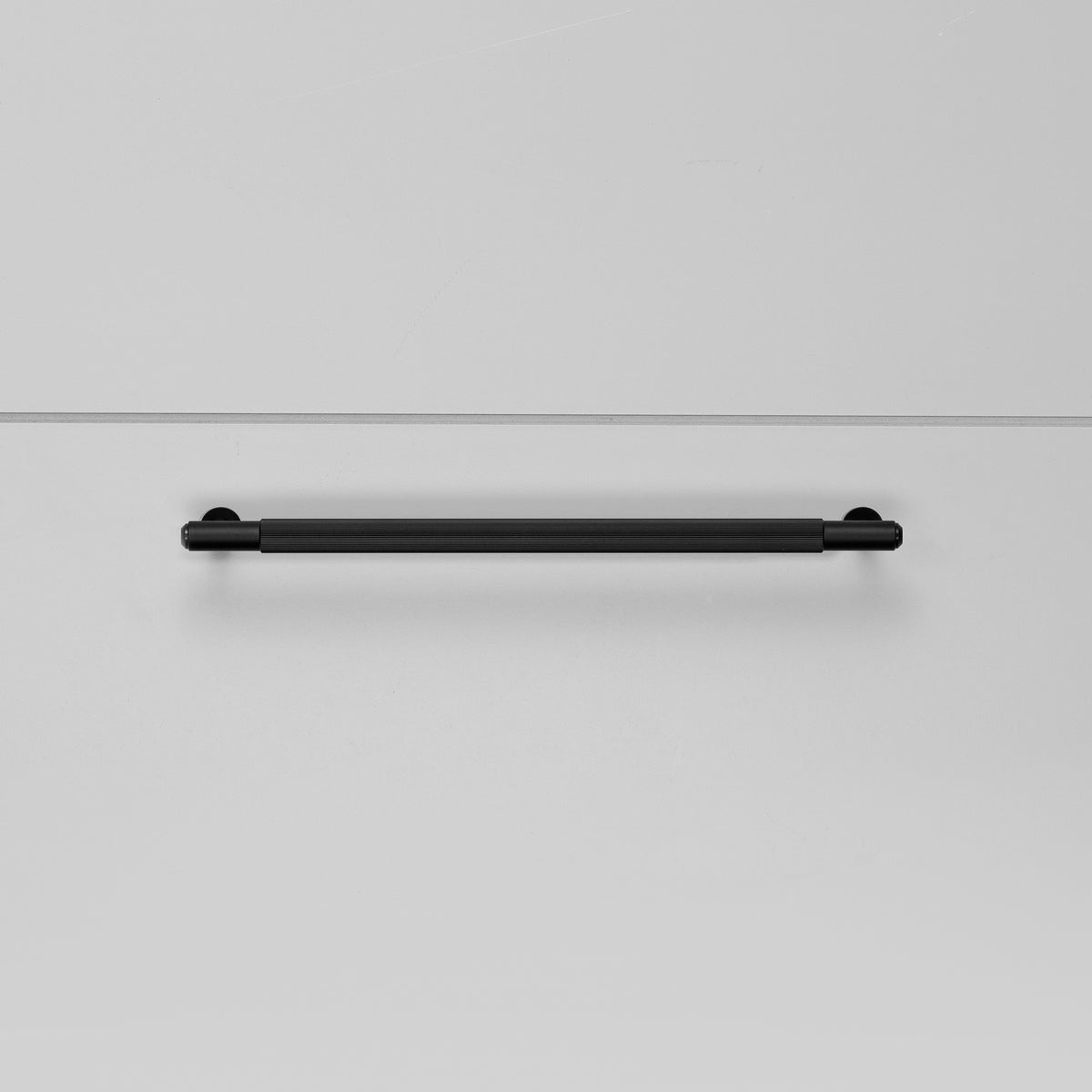 BUSTER + PUNCH® - PULL BAR / LINEAR MEDIUM - BLACK - bilde 2