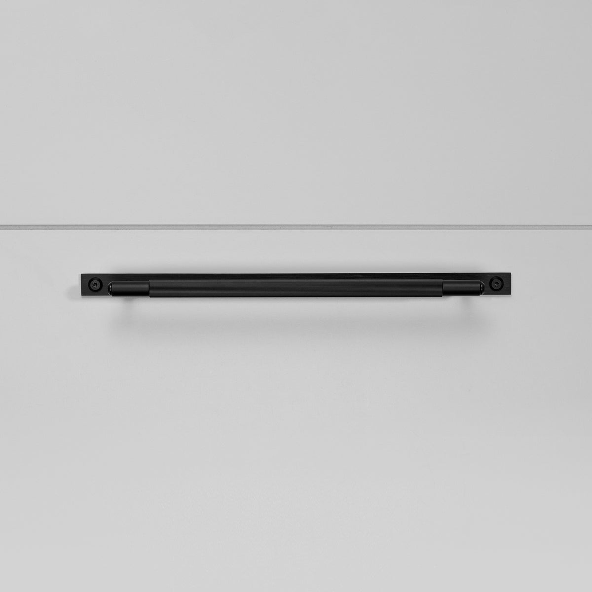 BUSTER + PUNCH® - PULL BAR / PLATE / LINEAR MEDIUM - BLACK - bilde 2