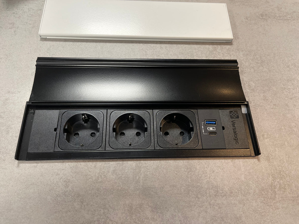 VERSALID | 3 STIKK + 2 USB A+C - 18W| MATT SORT - ASA
