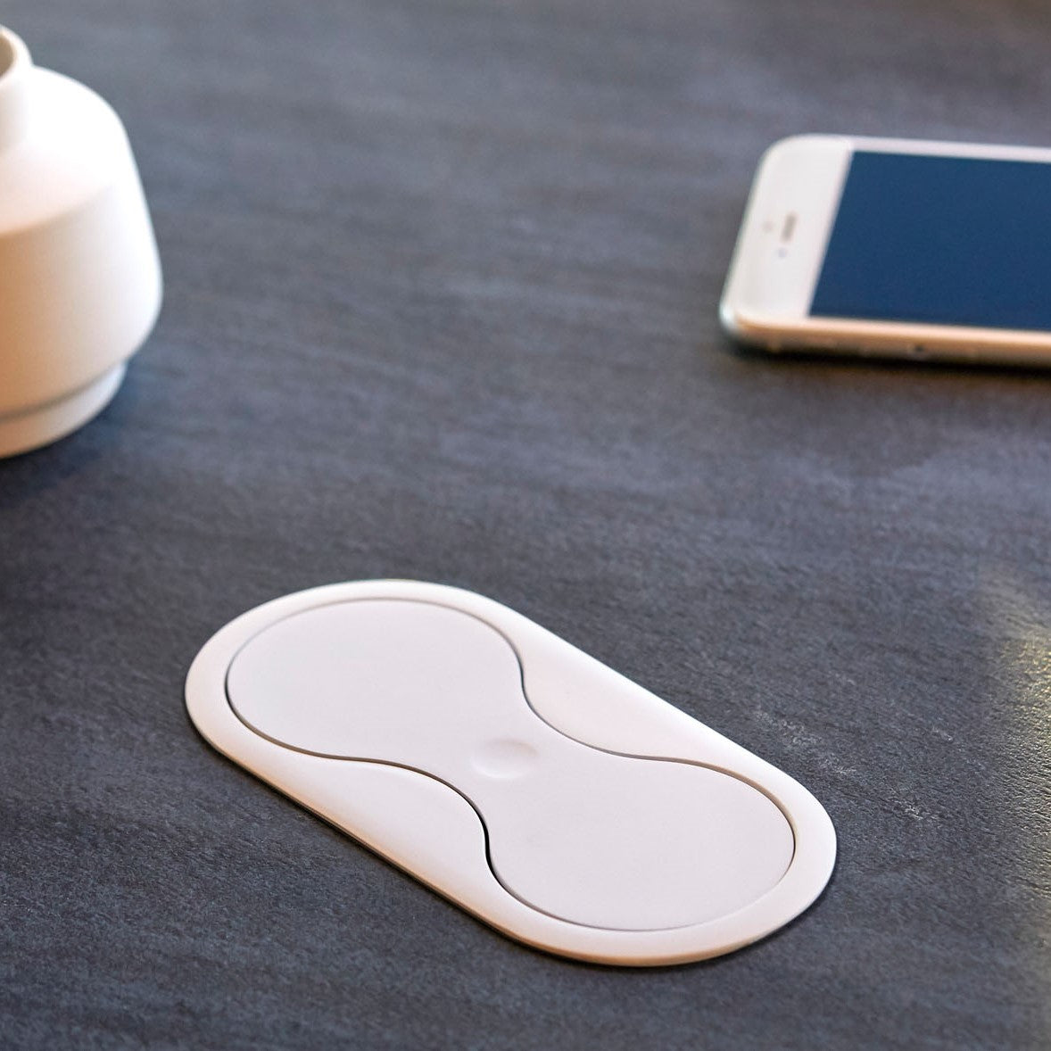 EIGHT SOCKET ROUNDED | 1 STIKK + 1 USB (A) | MATT HVIT - bilde 4