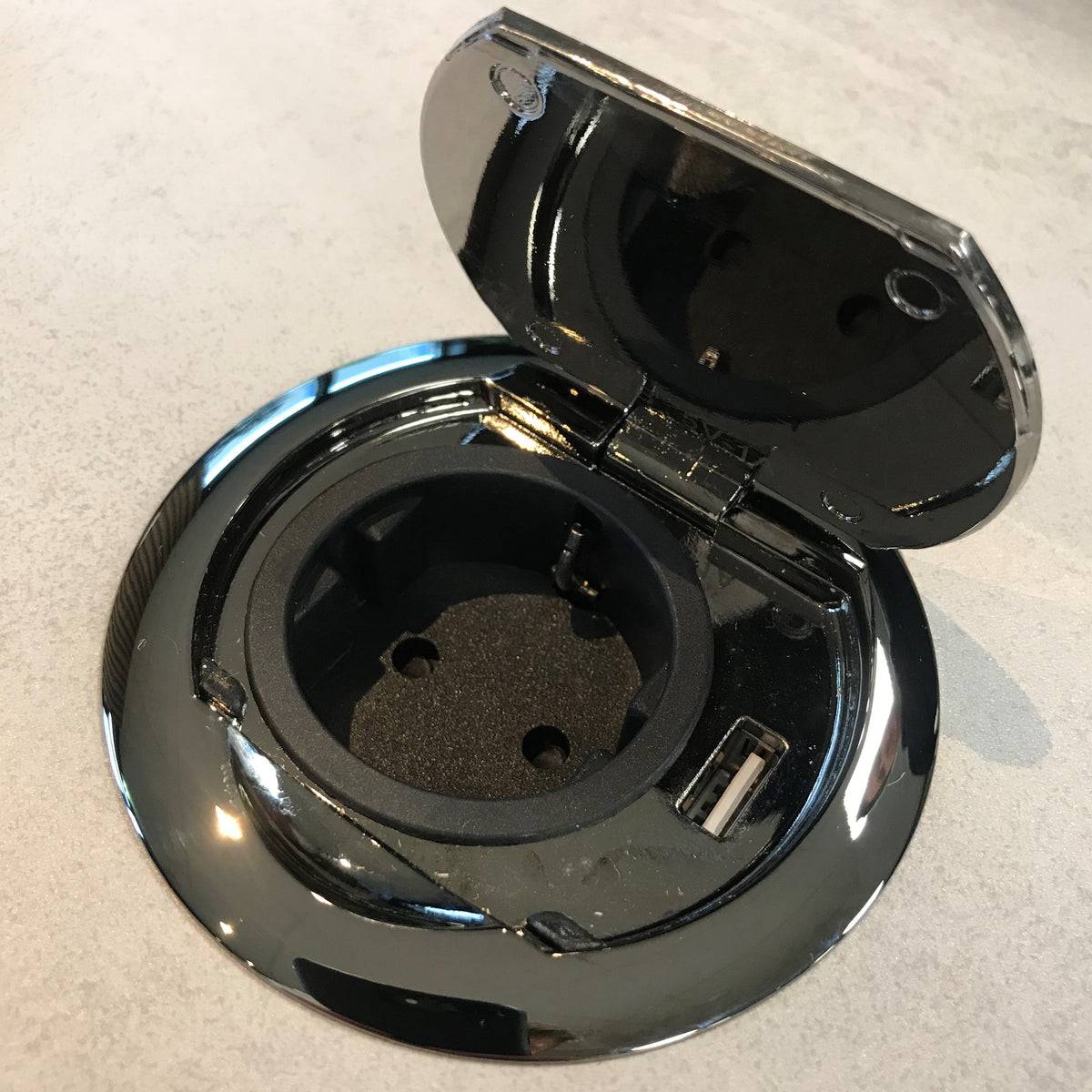 RING | 1 STIKK + 1 USB-A | BLACK CHROME - bilde 3