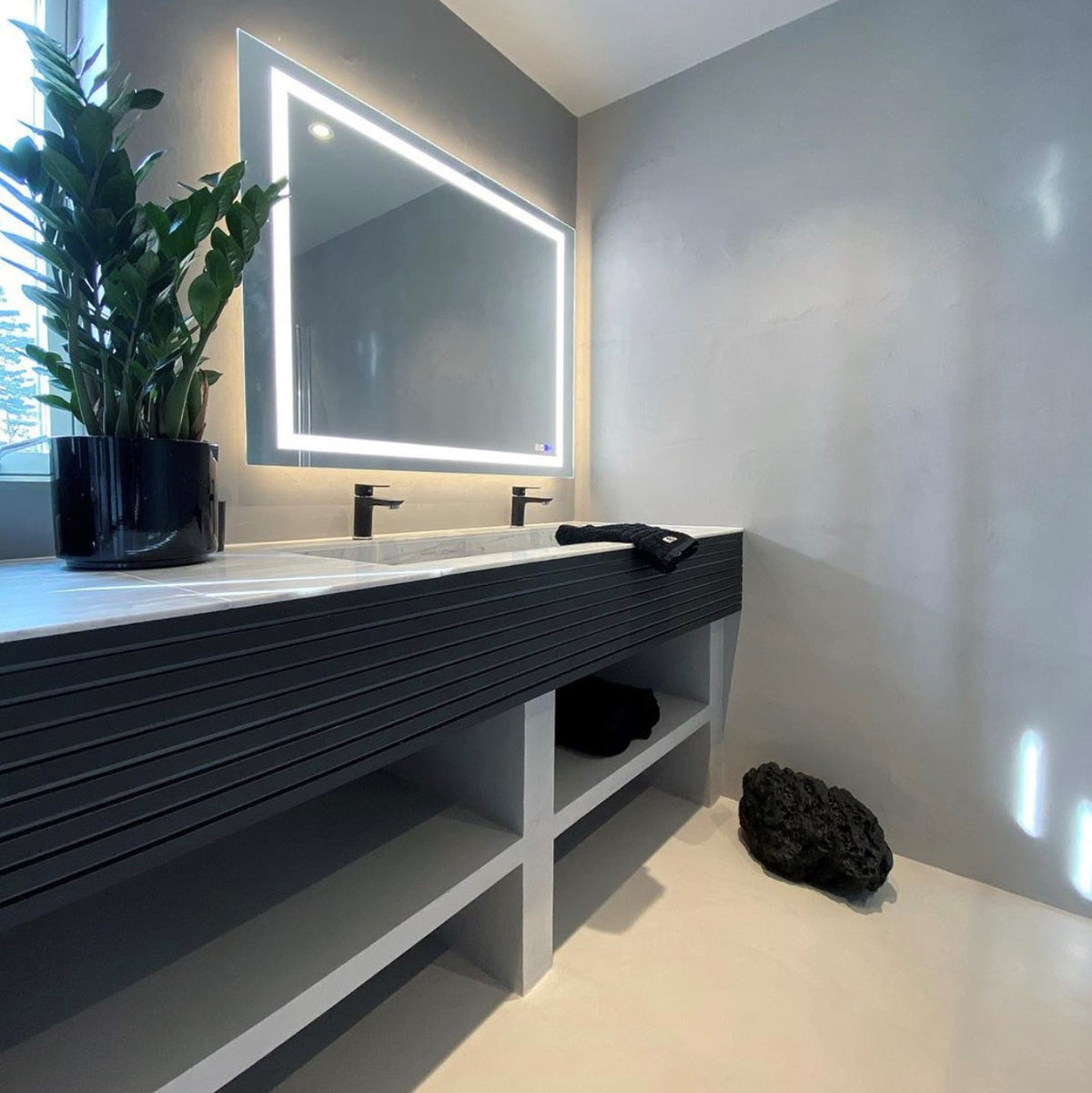 SPEIL MED LYS, BLUETOOTH HØYTTALER system & ANTIDUGG - 1200mm x 900mm - bilde 3