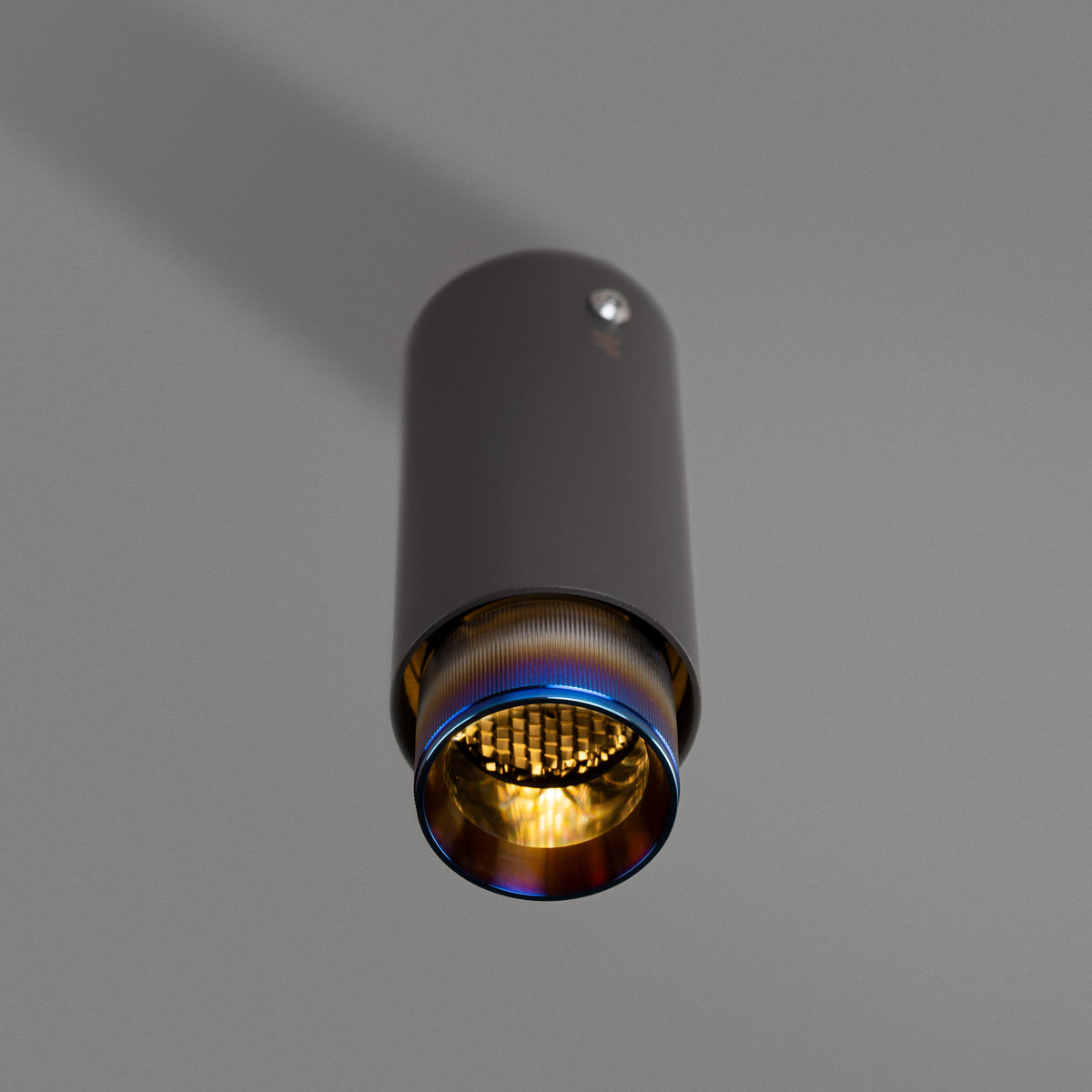 EXHAUST SURFACE / LINEAR / GRAPHITE / BURNT STEEL - BUSTER + PUNCH®