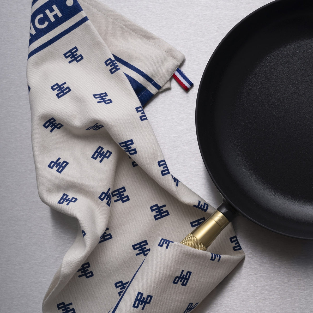 BUSTER + PUNCH® STEKEPANNE | FRYING PAN / Ø 28CM / STAUB / BLACK / BRASS