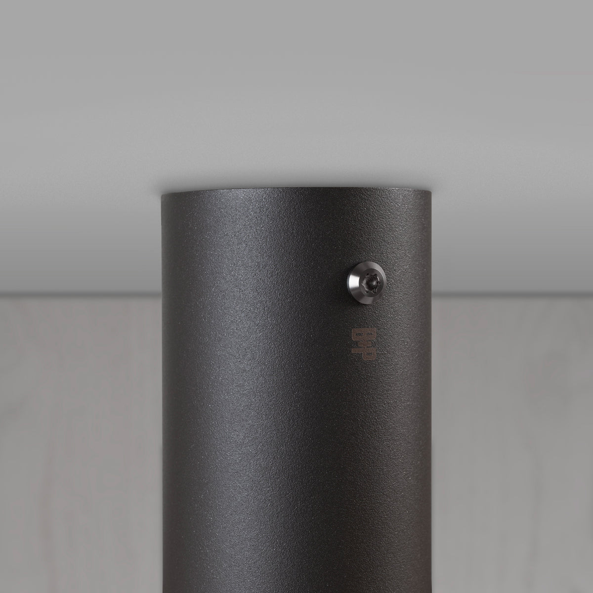 EXHAUST SURFACE / LINEAR / GRAPHITE / BURNT STEEL - BUSTER + PUNCH®