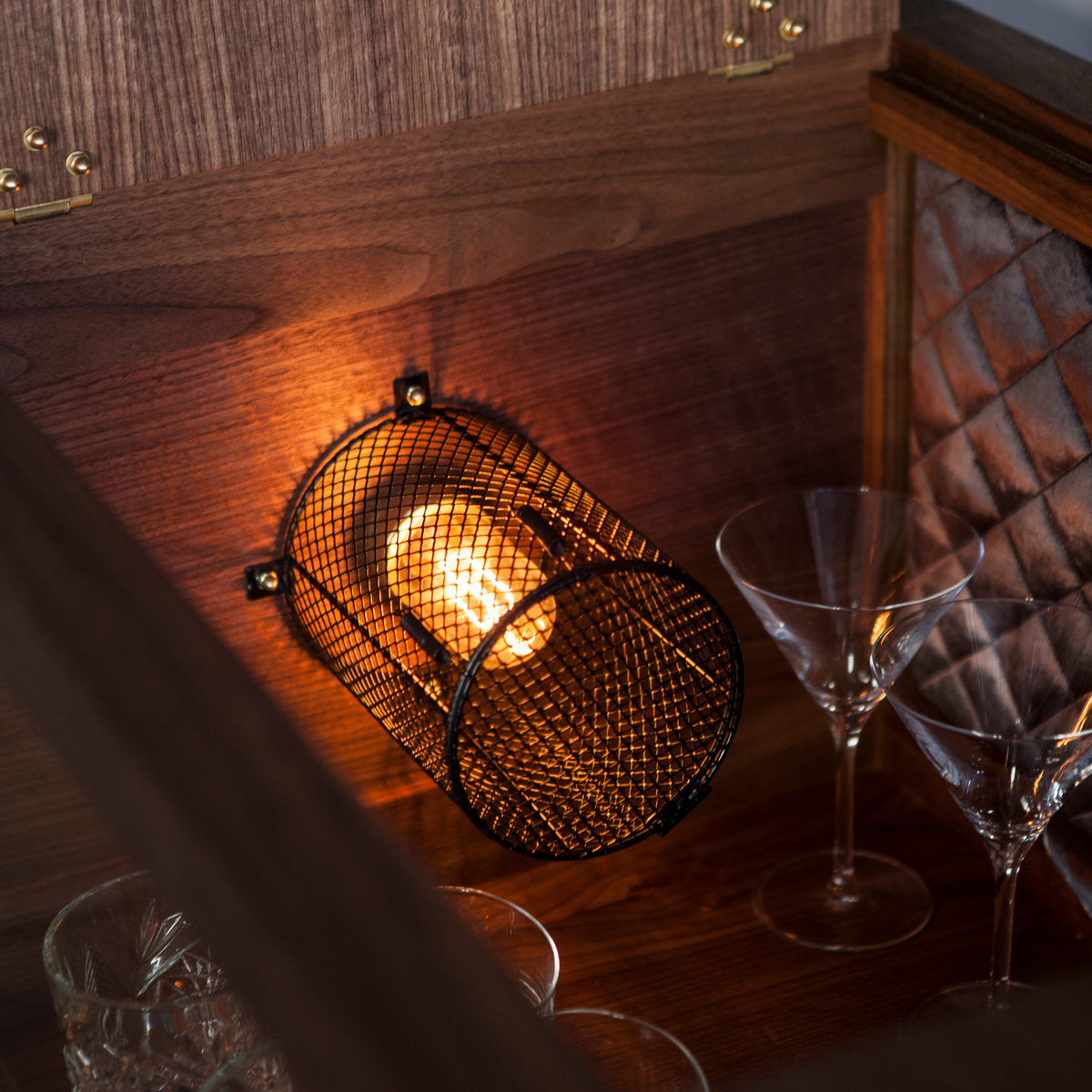 BUSTER + PUNCH® - EU The Rockstar Bar / Walnut / Grey Berry Silk - bilde 4