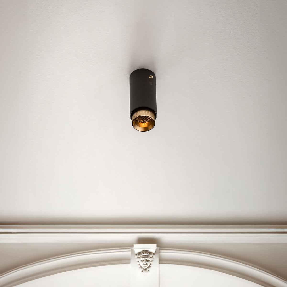 EXHAUST SURFACE / CROSS / GRAPHITE / BRASS - BUSTER + PUNCH®