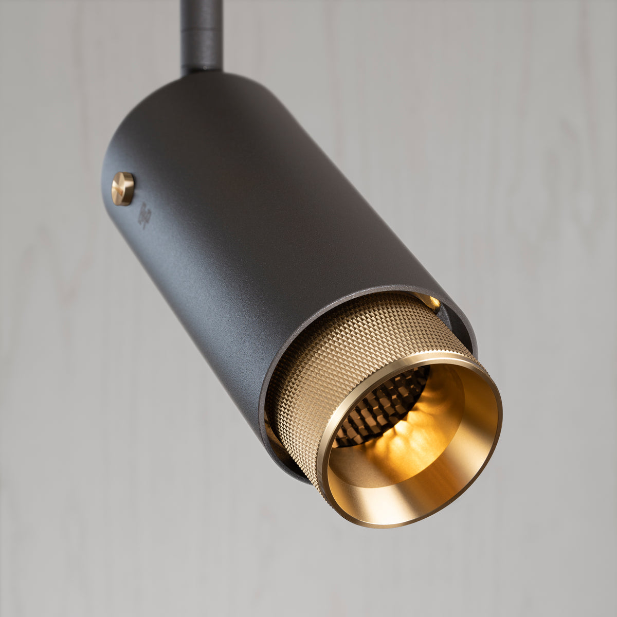 EXHAUST SPOT / CROSS / GRAPHITE / BRASS - BUSTER + PUNCH®