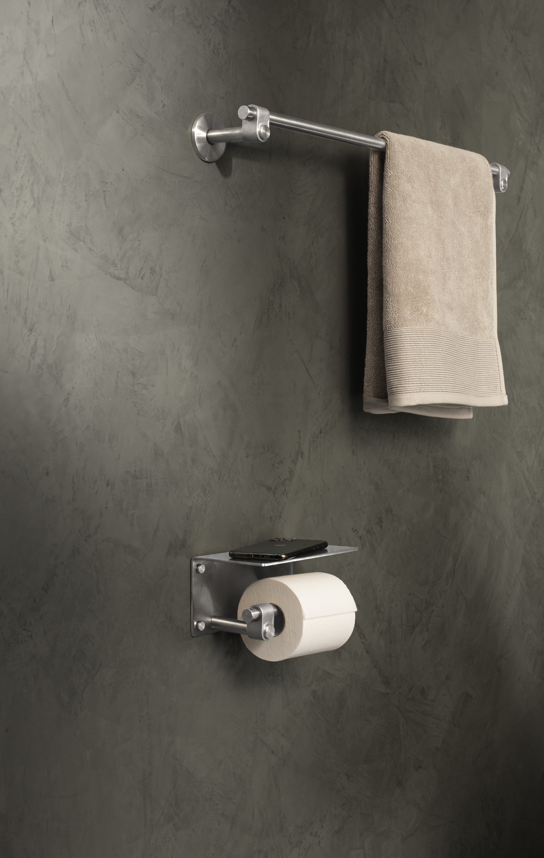 BUSTER + PUNCH - TOILET ROLL HOLDER / WITH SHELF / CAST - STEEL - bilde 4