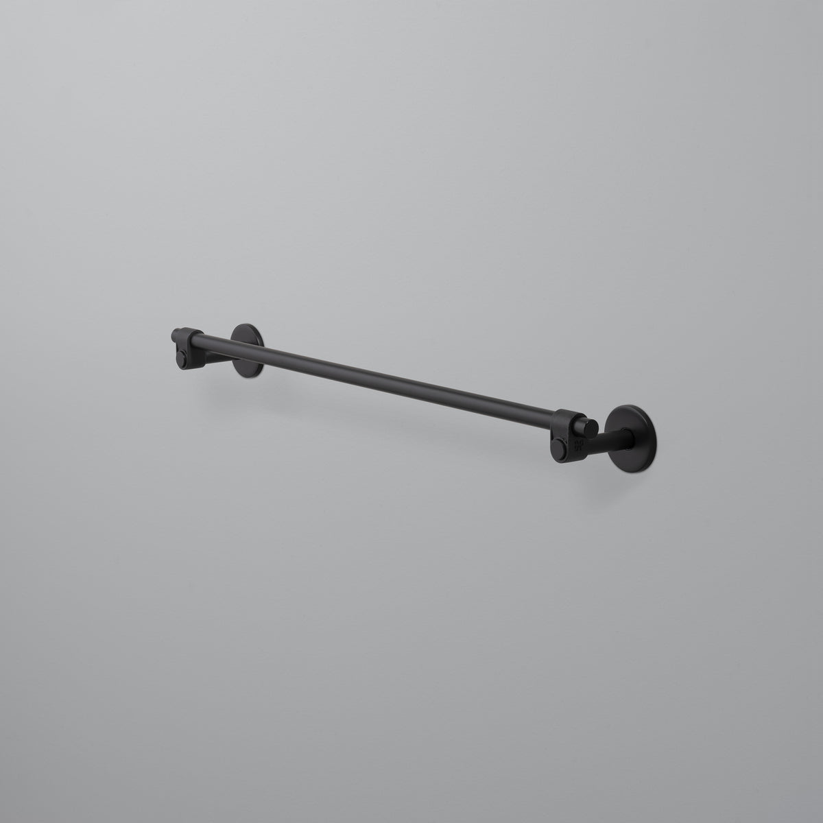 BUSTER + PUNCH - TOWEL RAIL / CAST / MEDIUM / 600 mm - WELDERS BLACK