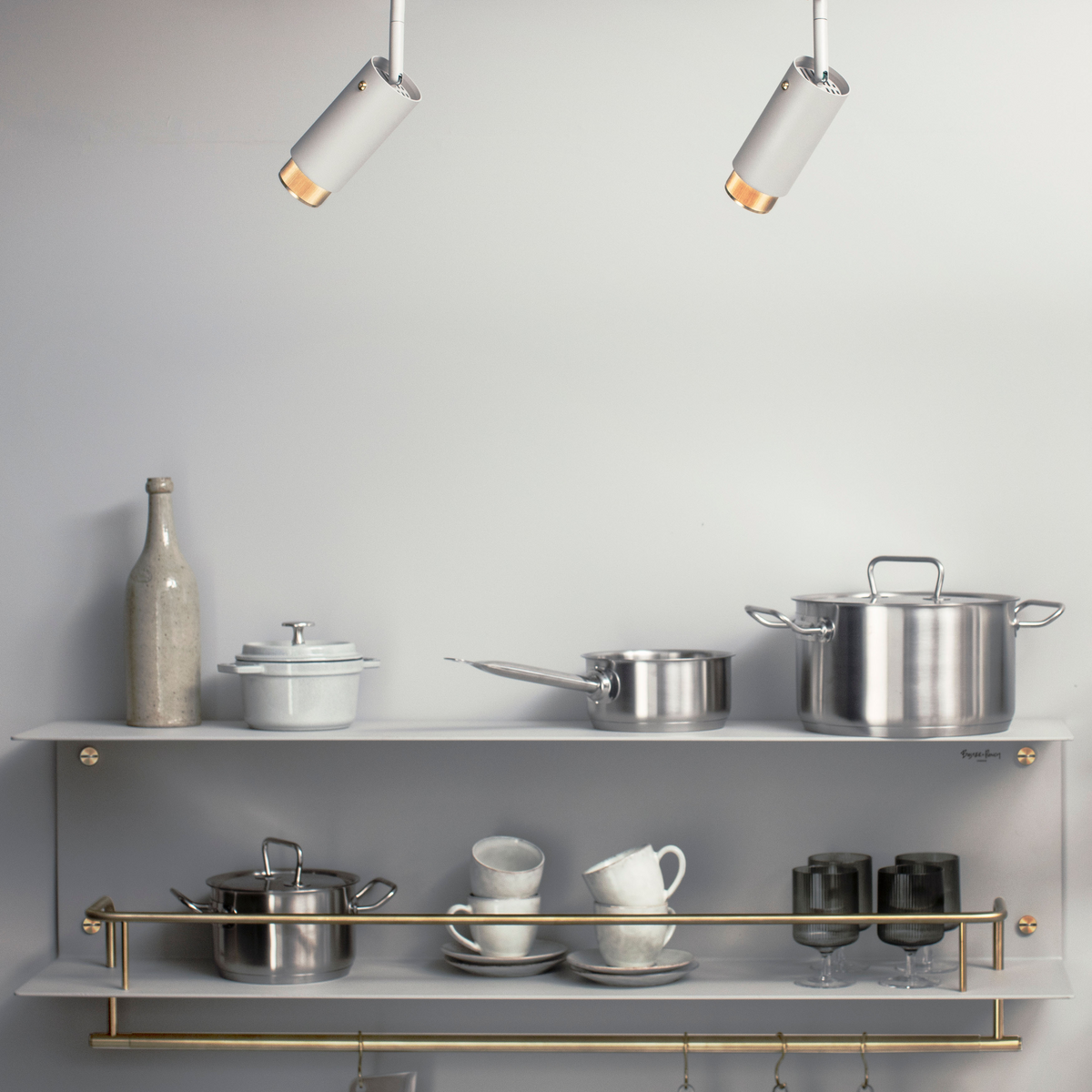 BUSTER + PUNCH® - HANGER SHELF - HYLLE - 1150 mm x 370 X 234 mm - STONE / BRASS - bilde 2