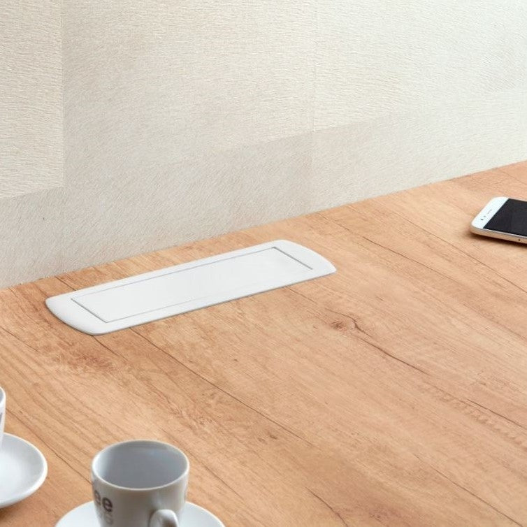 CIZO | 2 STIKK + 2 USB (A+A) | FOR OVERSKAP / BENK | MATT HVIT - bilde 4