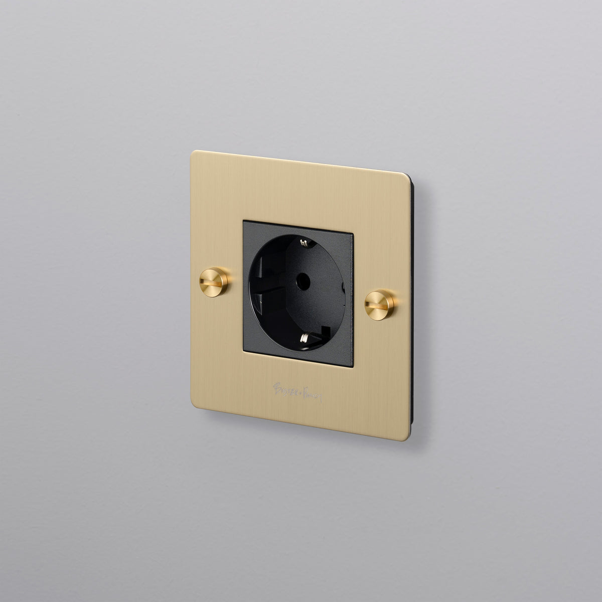 BUSTER + PUNCH® EU - 1G SOCKET / SCHUKO - brass