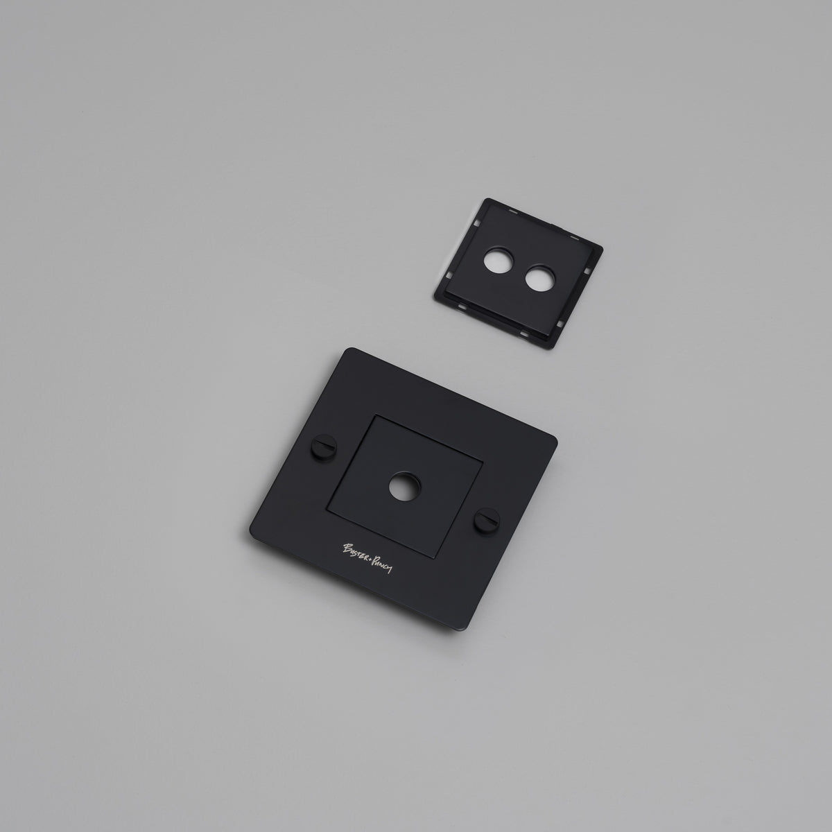 BUSTER + PUNCH® EU - 1G WALL PLATE / black