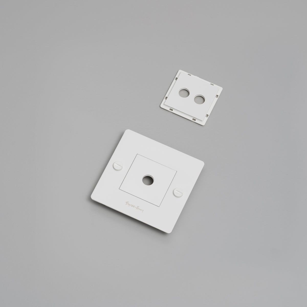 BUSTER + PUNCH® EU - 1G WALL PLATE / white