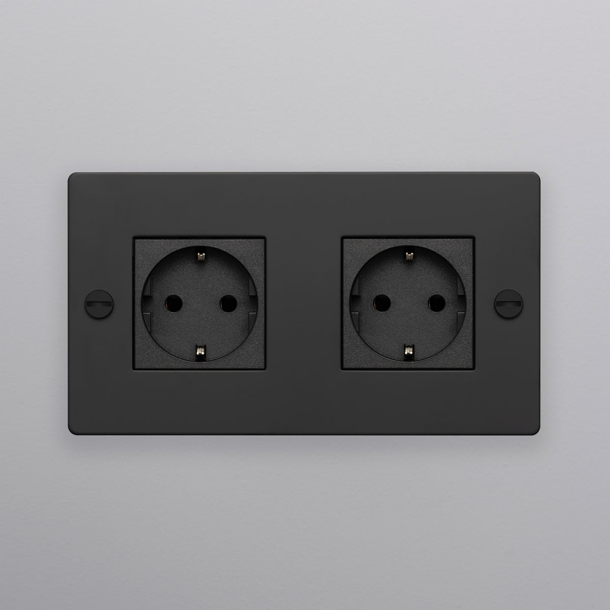 BUSTER + PUNCH® EU - 2G SOCKET / SCHUKO - black - bilde 2