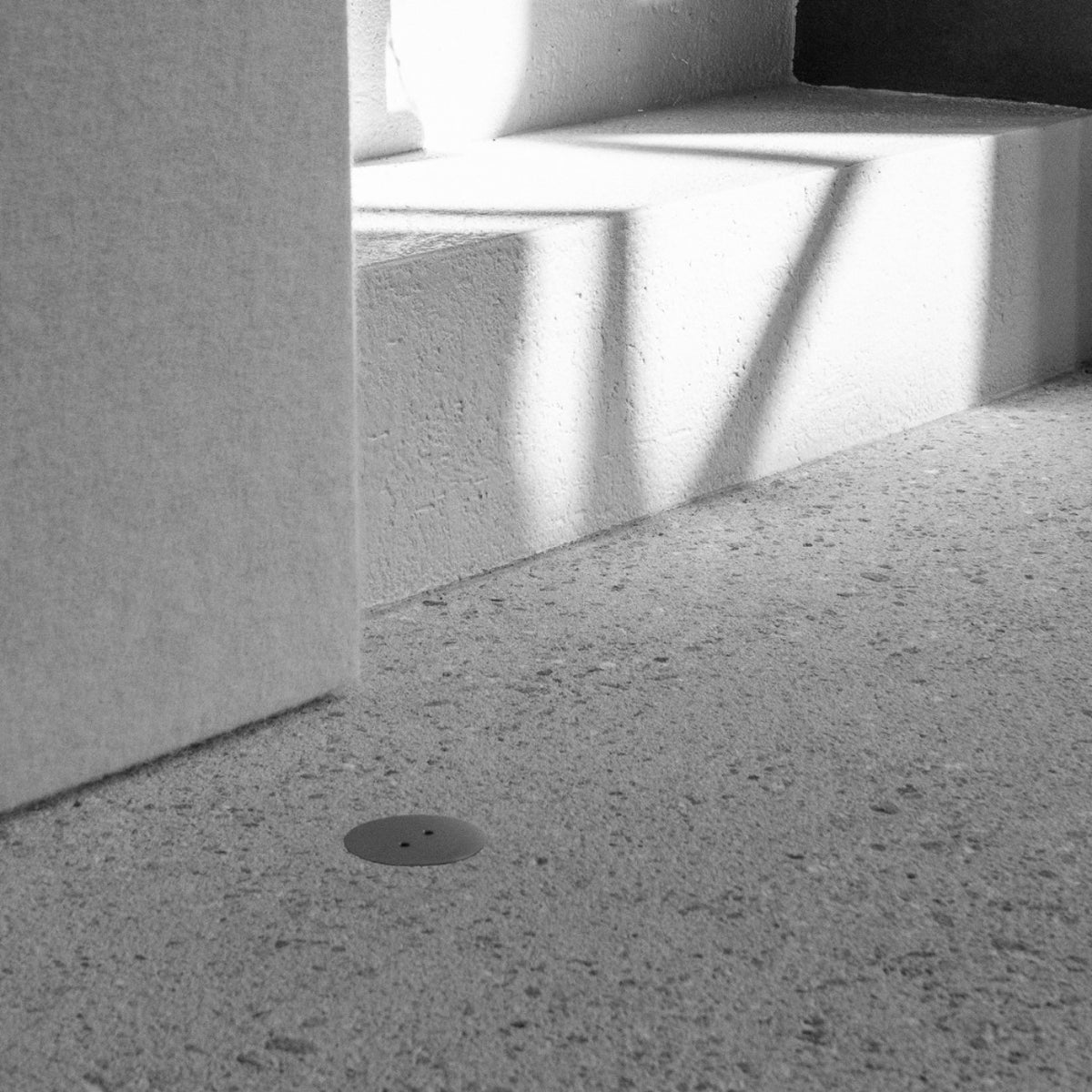 PRADO | ROND GULVBOKS FOR BETONGGULV | 1 STIKK | STAINLESS STEEL - bilde 4