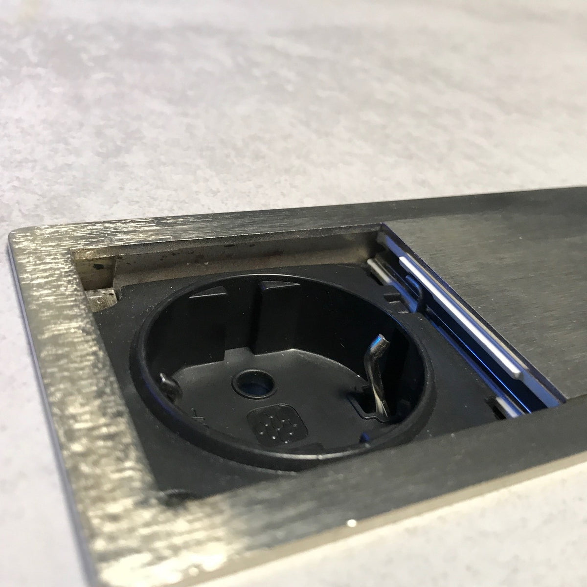 VERSAHIT MONO | 1 STIKK | IP54 | CHAMPAGNE / BRUSHED NICKEL - bilde 3
