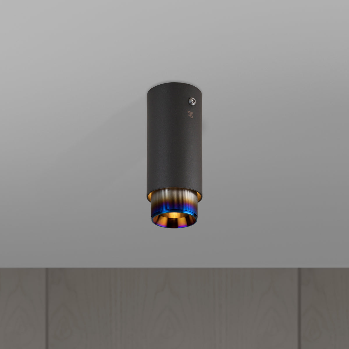 EXHAUST SURFACE / LINEAR / GRAPHITE / BURNT STEEL - BUSTER + PUNCH®