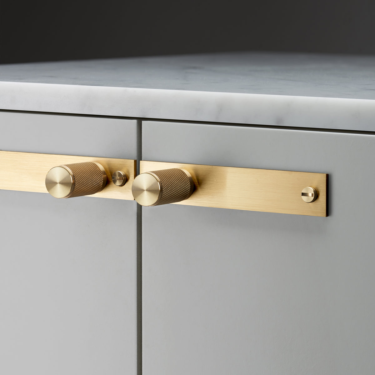 BUSTER + PUNCH® - FURNITURE KNOB / PLATE / CROSS / 130mm - 2 stk - Stainless Steel - bilde 2