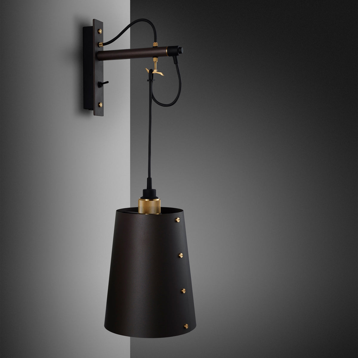 BUSTER + PUNCH® - HOOKED WALL / LARGE- Graphite base / Brass