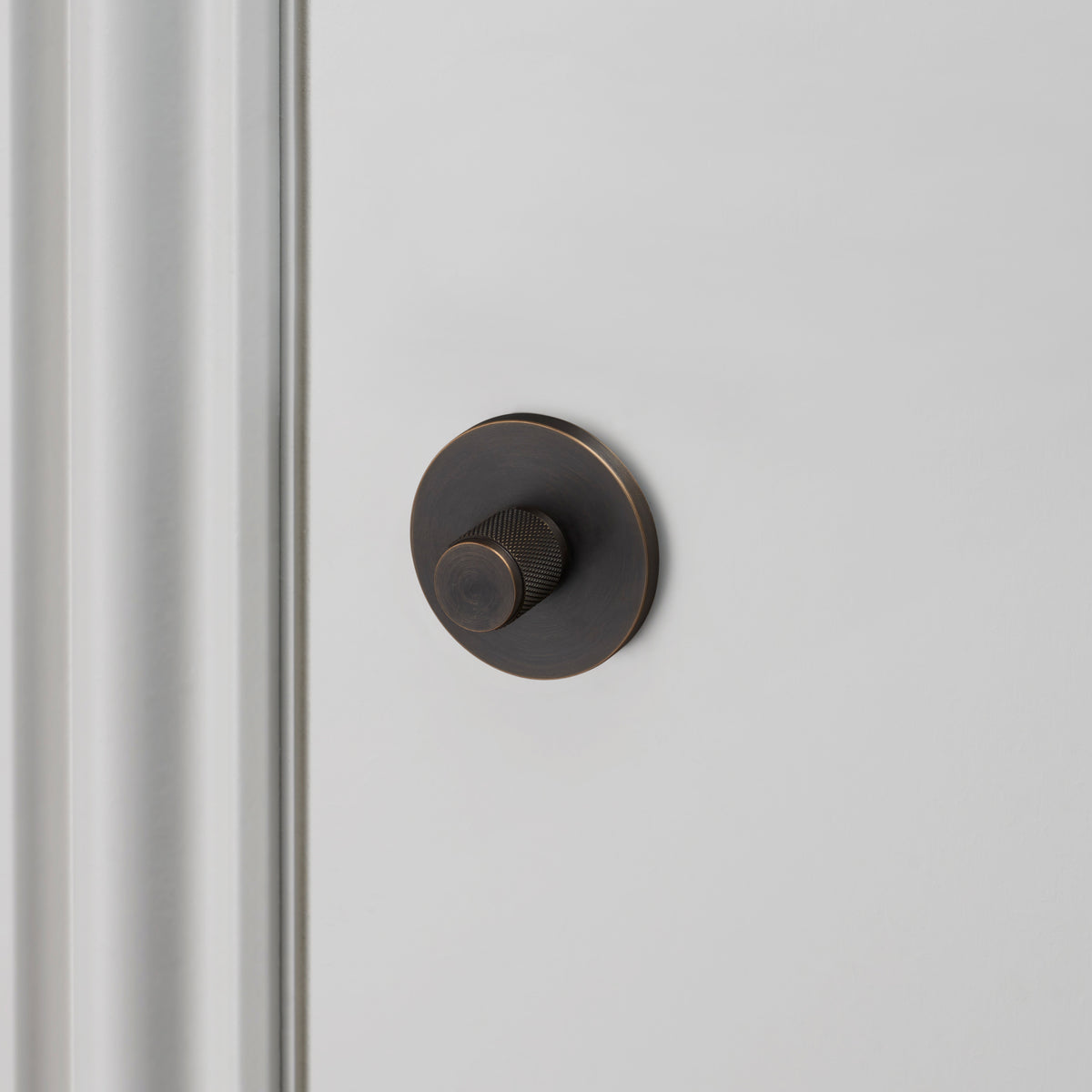 BUSTER + PUNCH® - THUMB TURN LOCK / CROSS - 27mm - SMOKED BRONZE
