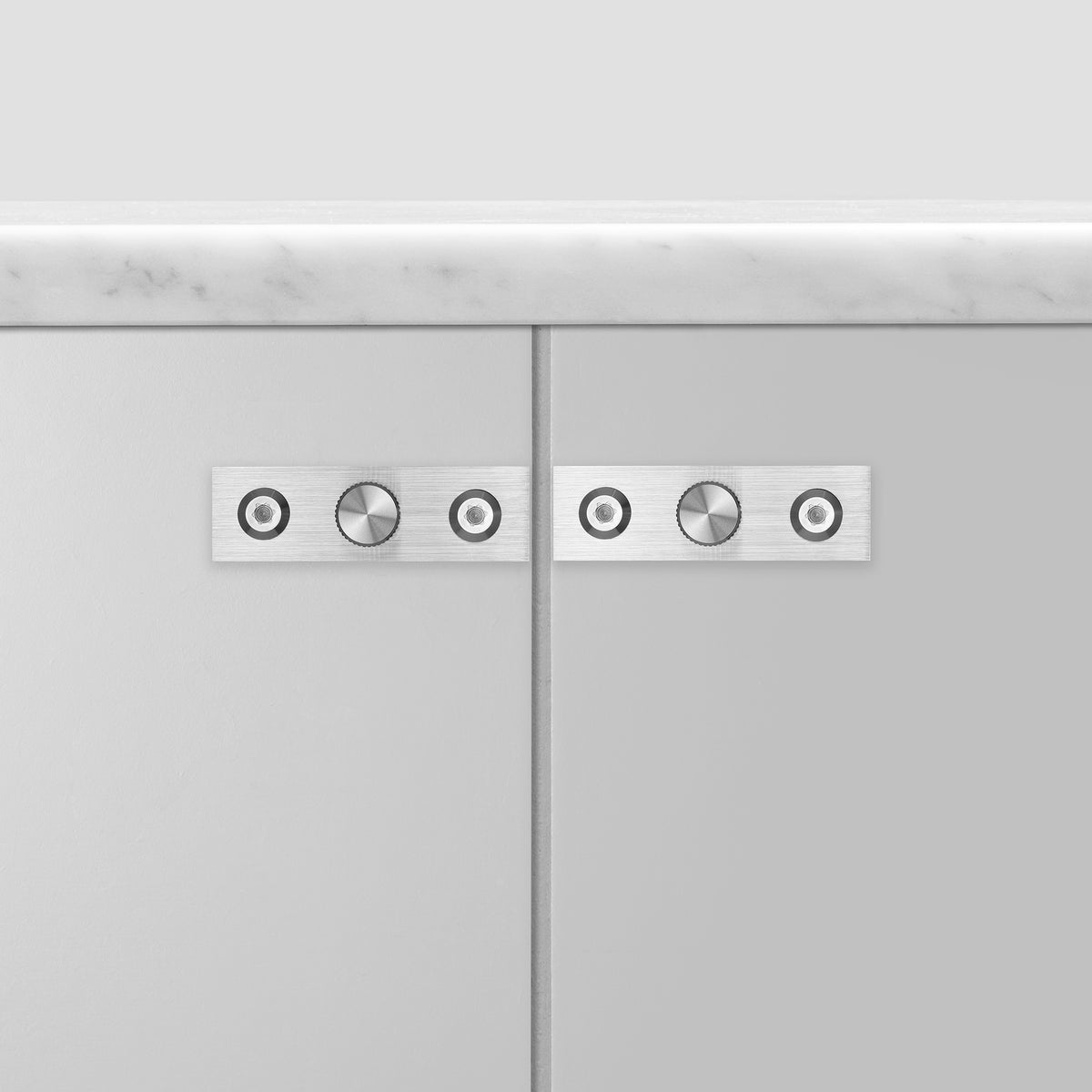 BUSTER + PUNCH® - FURNITURE KNOB / PLATE / LINEAR / 2 stk - Stainless Steel - bilde 2