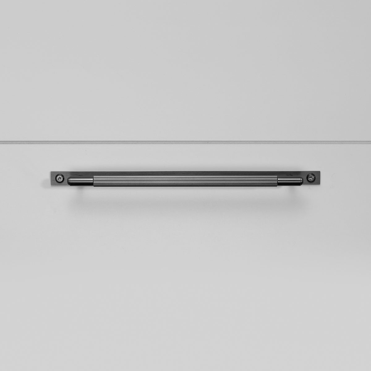 BUSTER + PUNCH® - PULL BAR / PLATE / LINEAR MEDIUM - Smoked Bronze - bilde 2