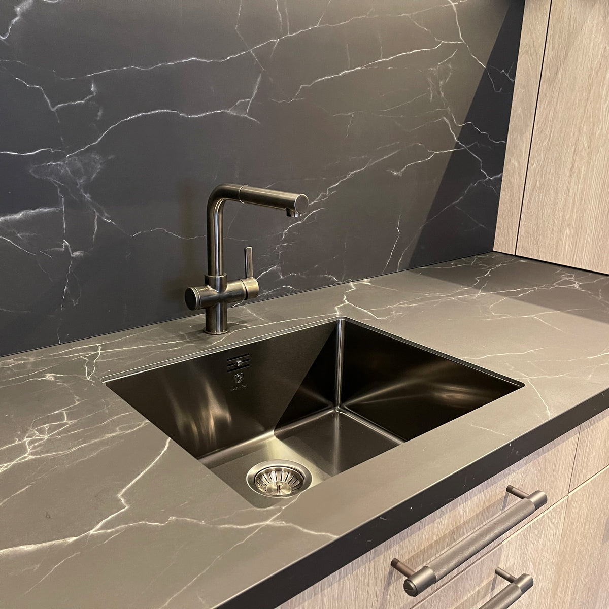 GUGLIELMI SMARTAP® FIRENZE med uttrekk - PVD75 - Black steel finish - bilde 4