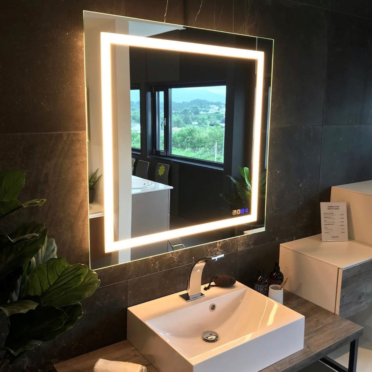 SPEIL® MED LYS, BLUETOOTH HØYTTALER system & ANTIDUGG - 900mm x 900mm