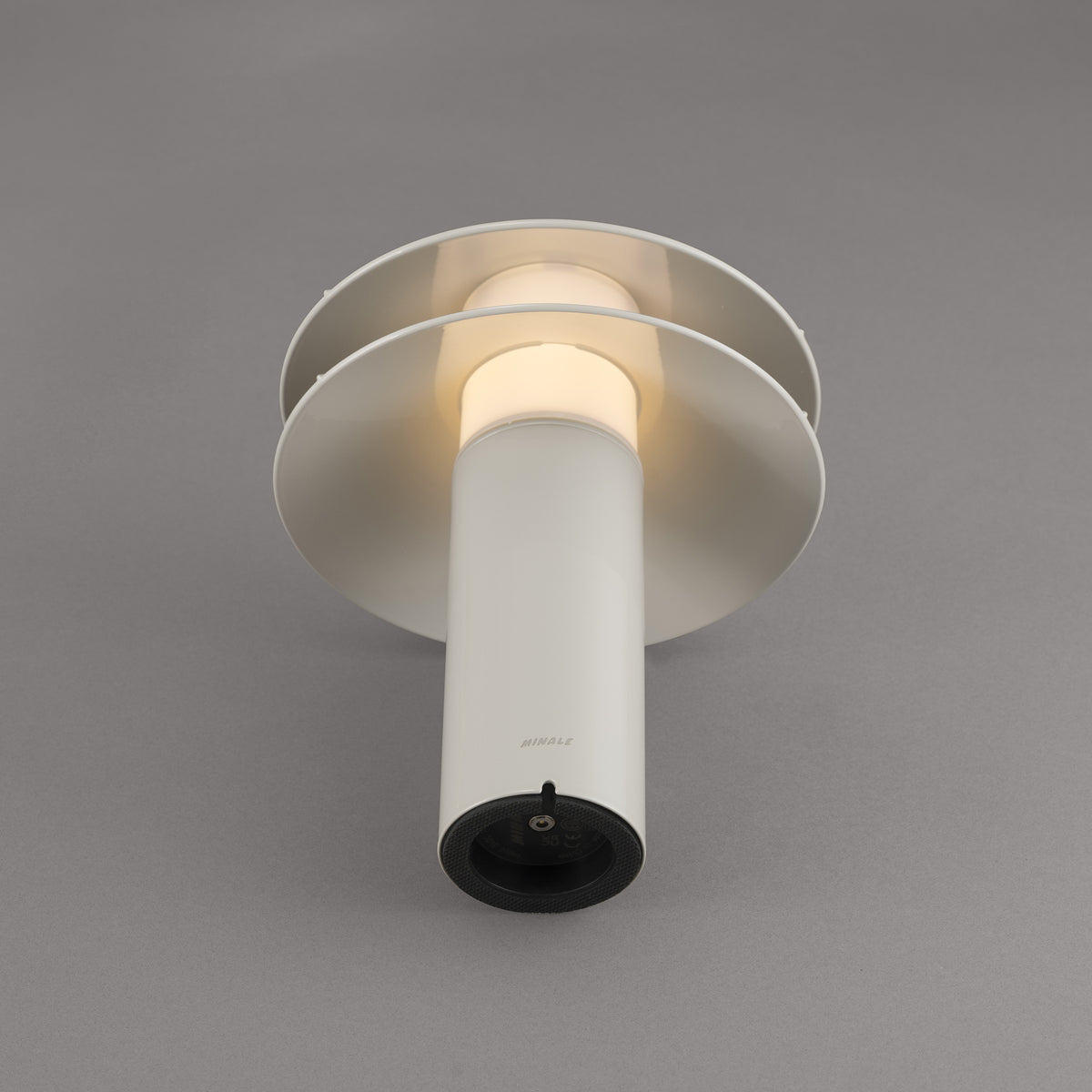 MINALE - 2SHADES - BÆRBAR BORDLAMPE - IP44 - Oppladbar - SILK GREY - bilde 3
