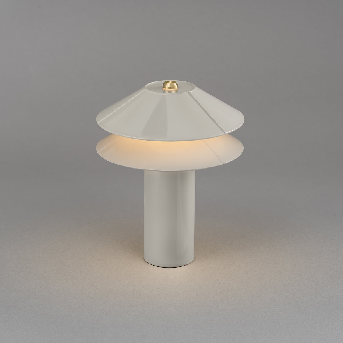 MINALE - 2SHADES - BÆRBAR BORDLAMPE - IP44 - Oppladbar - SILK GREY