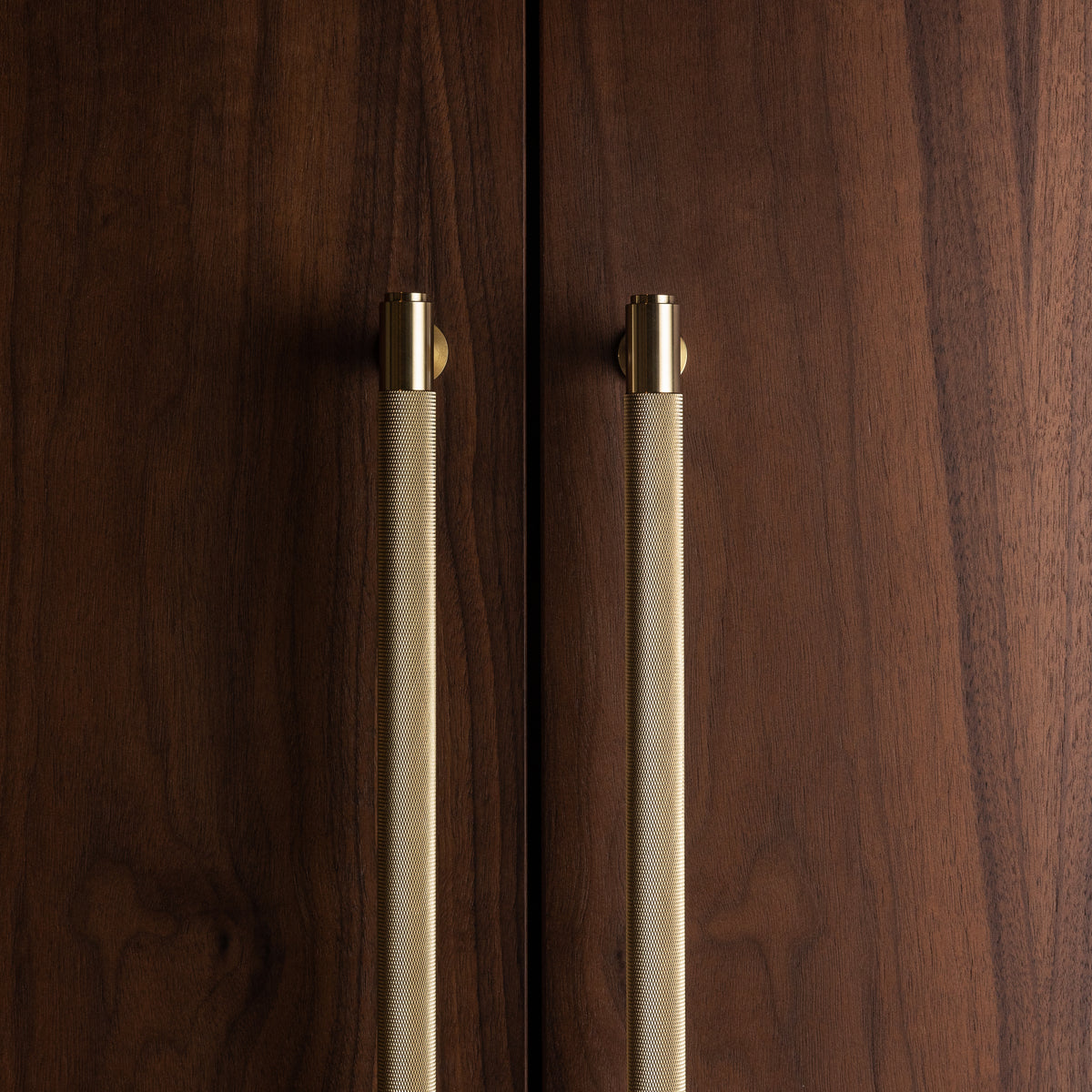 BUSTER + PUNCH® - CLOSET BAR / CROSS 760mm - BRASS - bilde 3