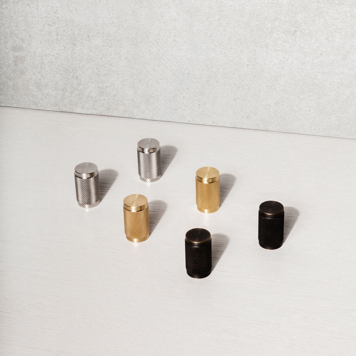 BUSTER + PUNCH® - FURNITURE KNOB / CROSS / 20mm - 2 stk - SMOKED BRONZE - bilde 3