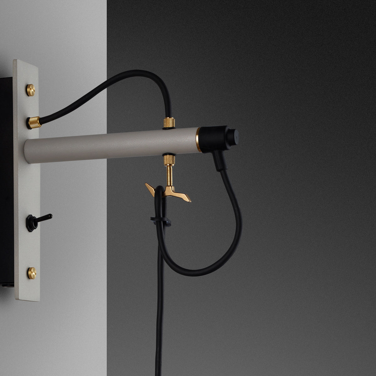 BUSTER + PUNCH® - HOOKED WALL / SMALL - STONE BASE / BRASS - bilde 2