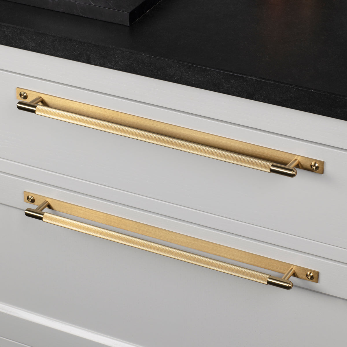 BUSTER + PUNCH® - PULL BAR / PLATE / LINEAR LARGE - BRASS - bilde 3