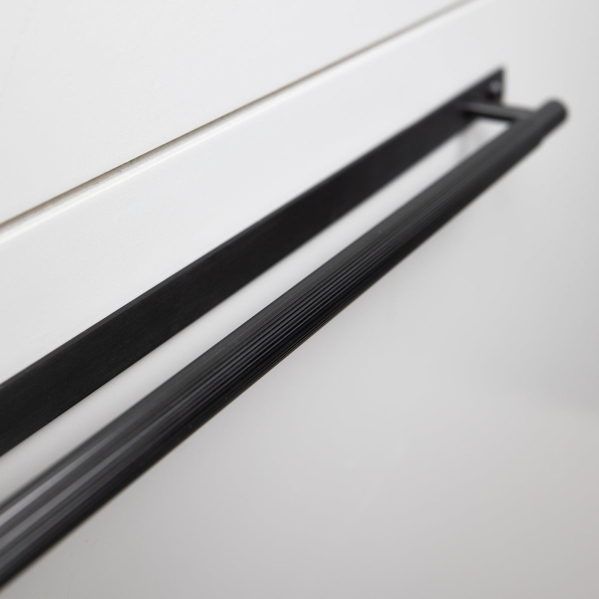 BUSTER + PUNCH® - PULL BAR / PLATE / LINEAR MEDIUM - BLACK - bilde 3