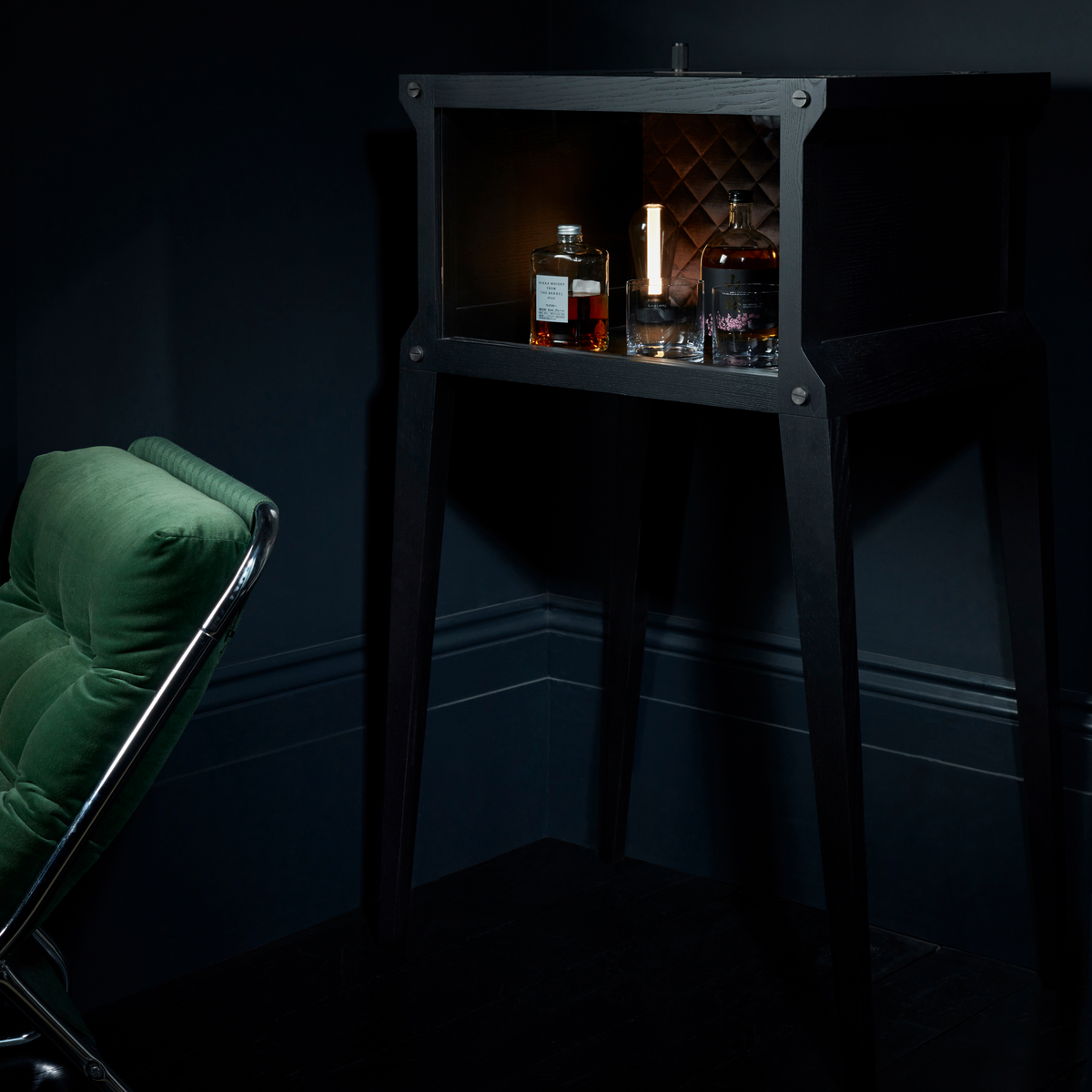 BUSTER + PUNCH® - EU The Popstar Bar / Black Oak / Black Marble / Grey Berry Silk