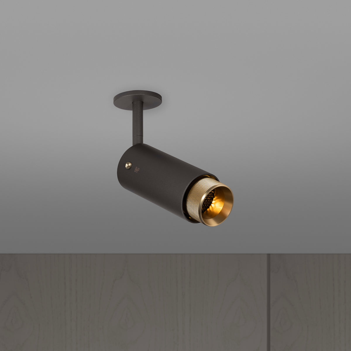 EXHAUST SPOT / CROSS / GRAPHITE / BRASS - BUSTER + PUNCH®