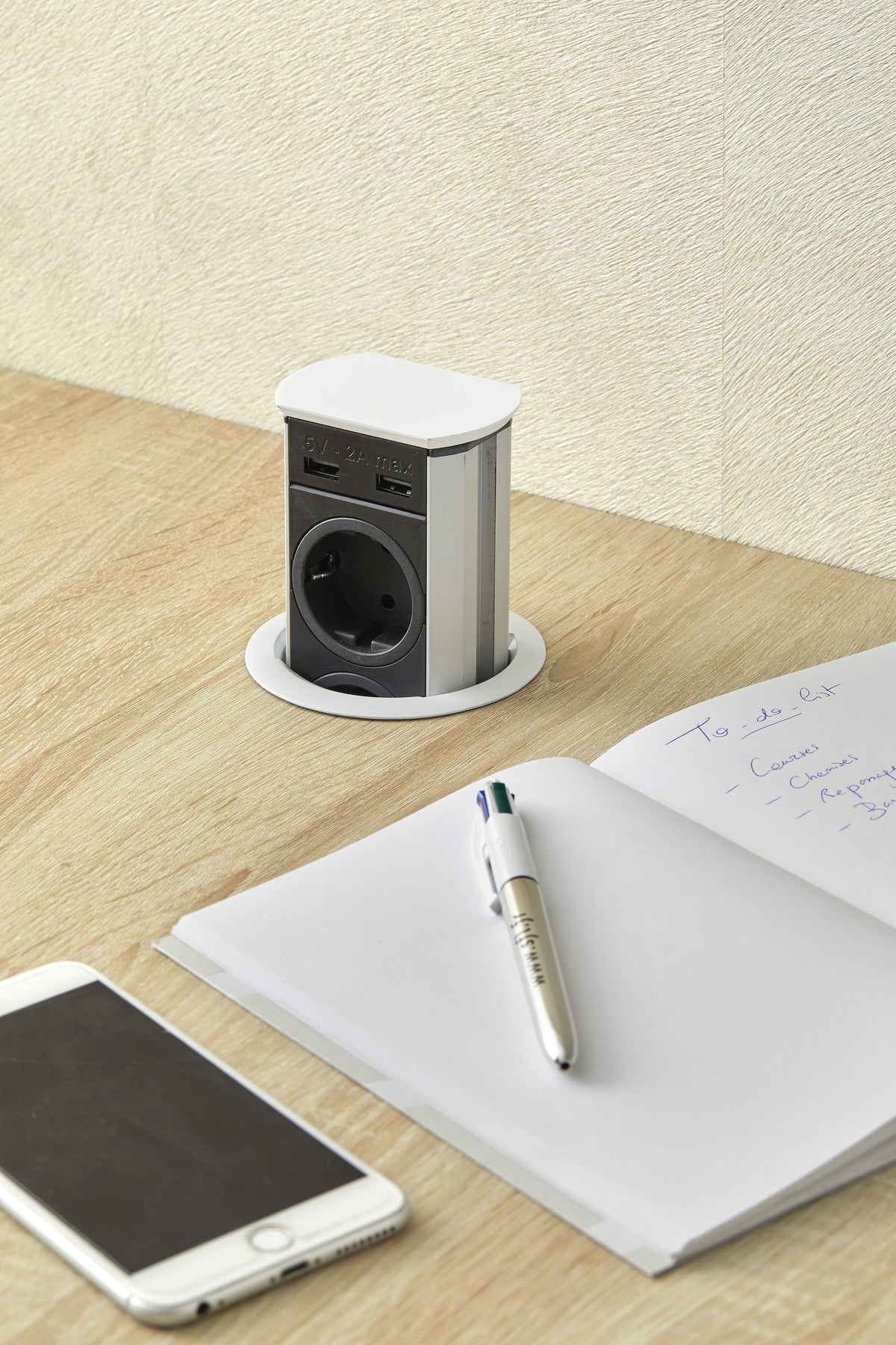 BRICK | 3 STIKK + 2 USB-A (10W) | MATT HVIT - SFL