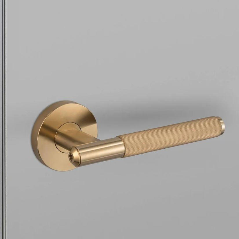 BUSTER + PUNCH® - DOOR HANDLE SET / LINEAR / SWE / SPRUNG / BRASS