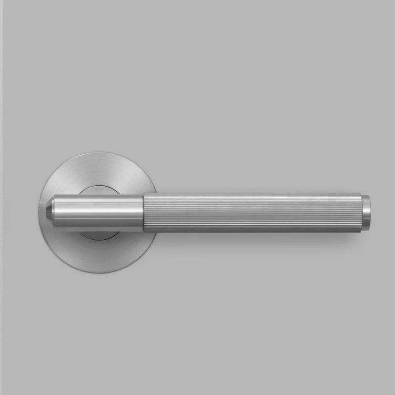 BUSTER + PUNCH® - DOOR HANDLE SET / LINEAR / SWE / SPRUNG / STEEL - bilde 2